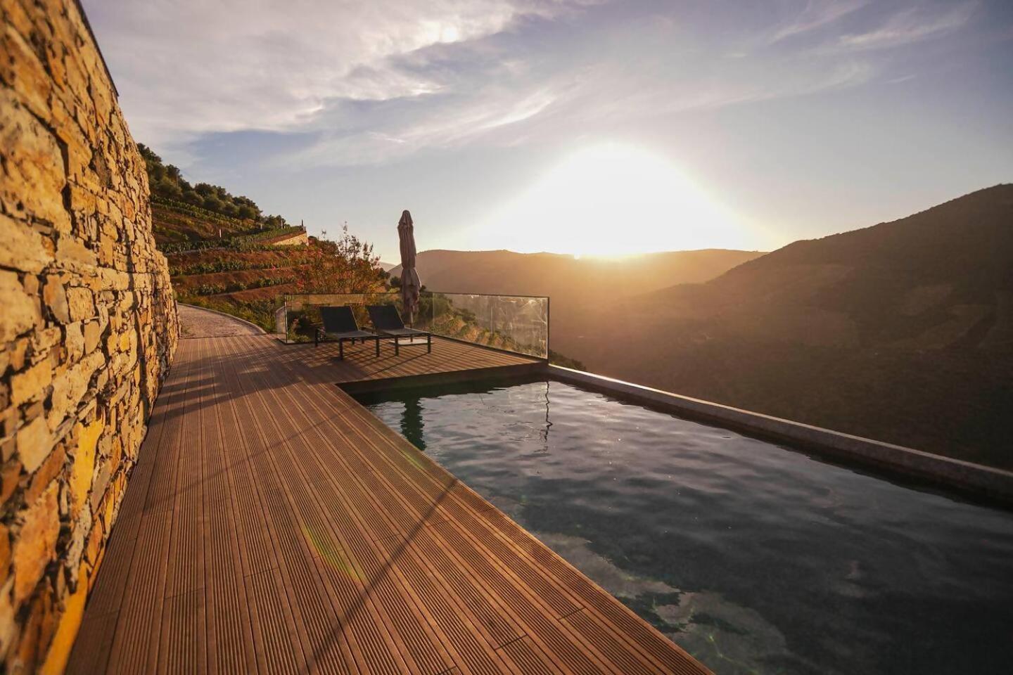 Quinta Vale De Lobos Bed & Breakfast Folgosa  Exterior photo