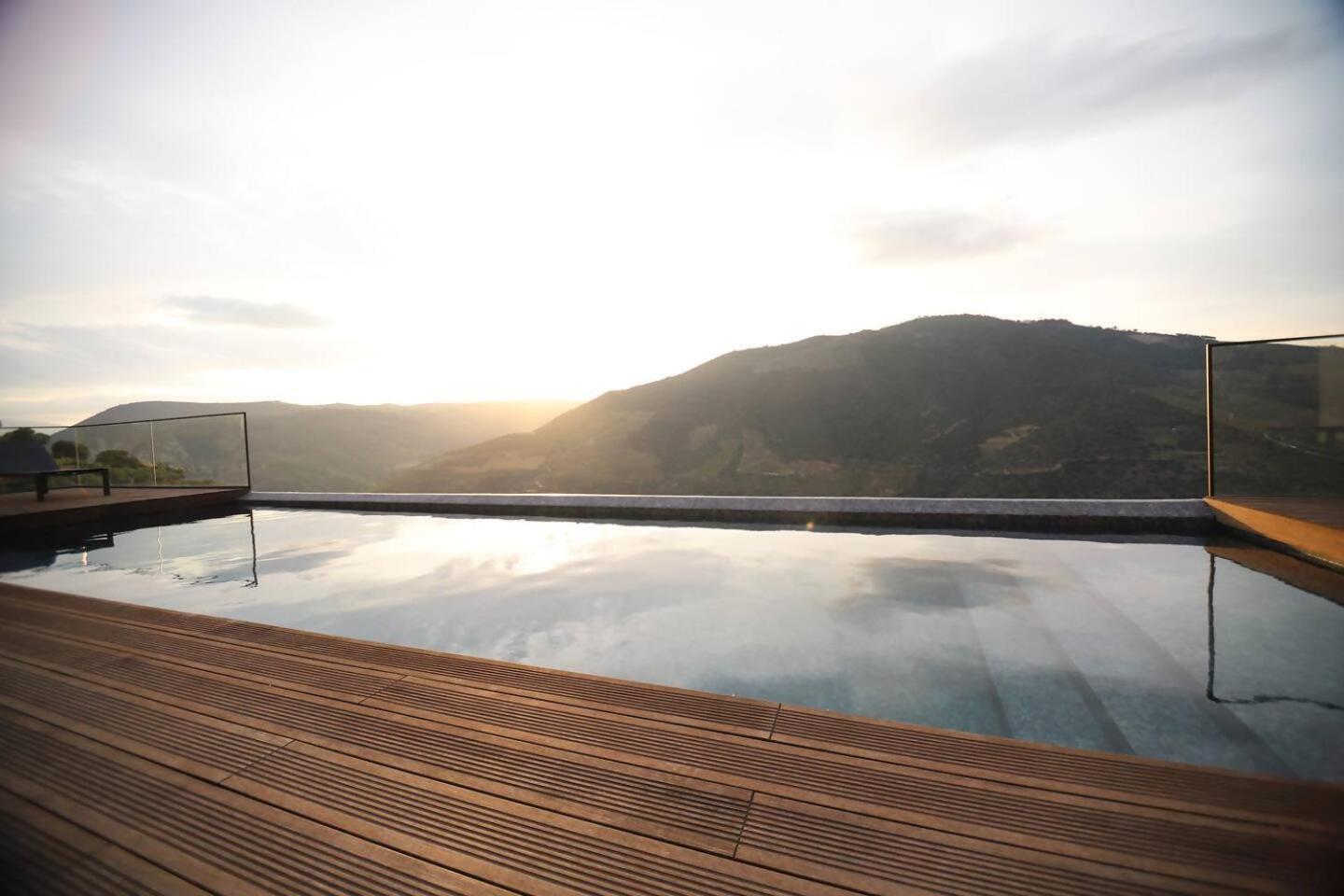 Quinta Vale De Lobos Bed & Breakfast Folgosa  Exterior photo